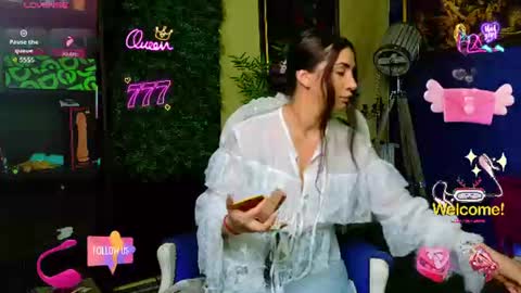 Nicolle online show from July 2026 07:39:01 AM