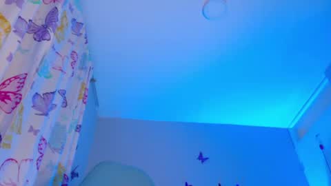 Nicolle Miley online show from June 2026 04:10:02 AM