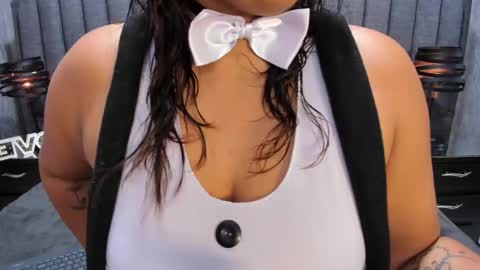 Snapshot of nicollrose chatting on October 2025 03:06:02 AM NicolleRose online show from October 2025 03:06:02 AM