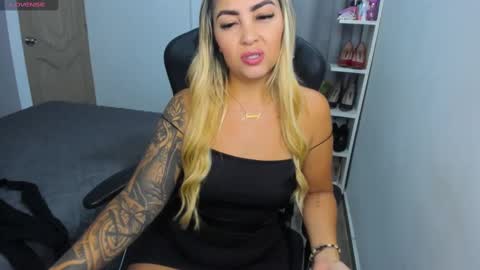 Snapshot of nicolporto chatting on September 2025 11:23:02 AM Nicol online show from September 2025 11:23:02 AM