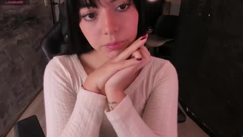 Snapshot of nicolross_ chatting on November 2025 03:05:02 PM NicolRoss online show from November 2025 03:05:02 PM