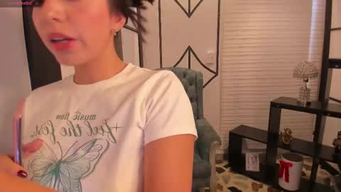 Snapshot of nicolross_ chatting on December 2025 09:02:01 PM NicolRoss online show from December 2025 09:02:01 PM