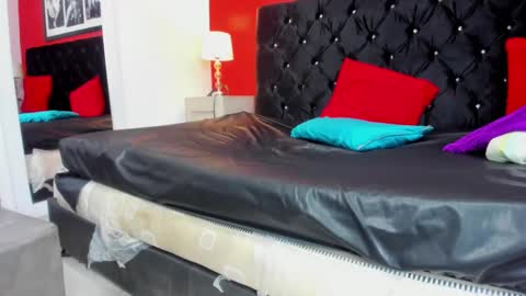 Nicol online show from March 2025 06:39:02 PM