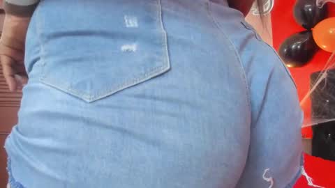 Nicol online show from October 2025 12:50:02 PM