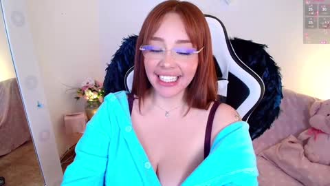 Snapshot of nicolthompsonn chatting on January 2025 04:54:01 AM Nicol online show from January 2025 04:54:01 AM