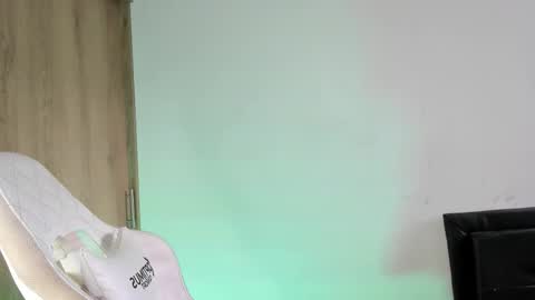 Snapshot of nicolvibes_212 chatting on December 2025 08:16:02 PM Nicol online show from December 2025 08:16:02 PM