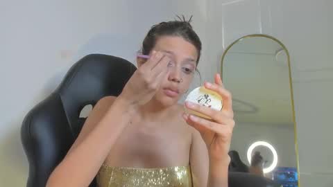 Snapshot of nicolvibes_212 chatting on February 2026 08:45:02 PM Nicol online show from February 2026 08:45:02 PM