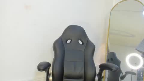 Snapshot of nicolvibes_212 chatting on February 2026 08:56:01 PM Nicol online show from February 2026 08:56:01 PM