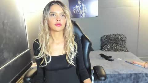 Snapshot of nicolvibes_212 chatting on February 2026 09:55:02 PM Nicol online show from February 2026 09:55:02 PM