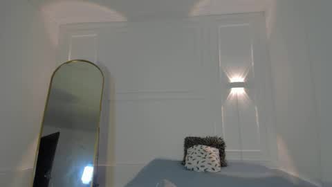 Snapshot of nicolvibes_212 chatting on March 2026 09:33:02 PM Nicol online show from March 2026 09:33:02 PM