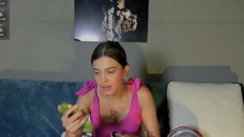 Snapshot of nicolvibes_212 chatting on April 2026 09:04:02 PM Nicol online show from April 2026 09:04:02 PM