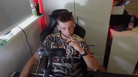 Snapshot of nicramga chatting on October 2025 03:00:02 PM nicramga online show from October 2025 03:00:02 PM