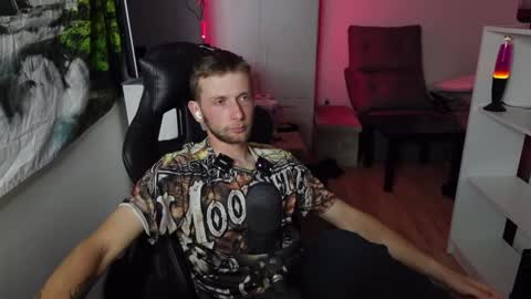 Snapshot of nicramga chatting on October 2025 08:00:02 PM nicramga online show from October 2025 08:00:02 PM