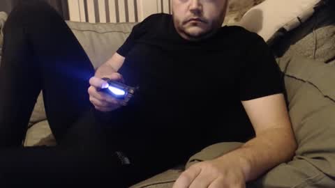 Snapshot of nielsgellen chatting on January 2025 11:37:02 PM nielsgellen online show from January 2025 11:37:02 PM