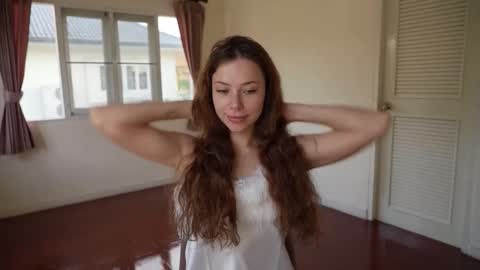 Aurora online show from November 2025 12:43:02 AM