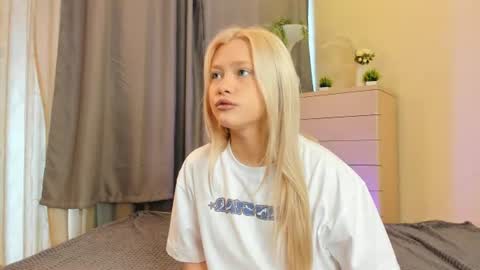 Hannah help me get 50 thumbs up online show from June 2026 05:14:01 AM