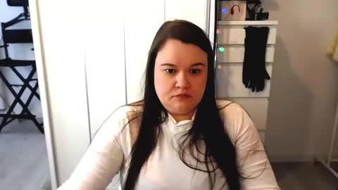 Holly online show from February 2026 08:34:02 AM