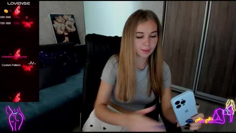 nigo_nika online show from September 2025 11:57:01 AM