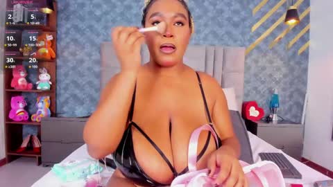 NiiaMoore online show from May 2026 07:52:01 PM
