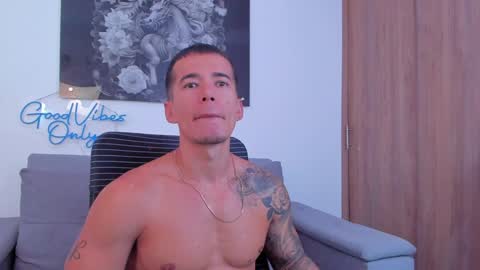 Snapshot of niickcooper chatting on December 2024 07:46:02 PM Niick online show from December 2024 07:46:02 PM