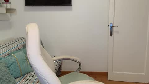 Snapshot of niickylovee chatting on November 2025 07:37:02 PM Nicolle Bustamante online show from November 2025 07:37:02 PM