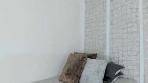 Niicole online show from September 2025 07:14:02 PM