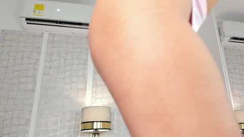 Niicole online show from September 2025 09:29:02 PM