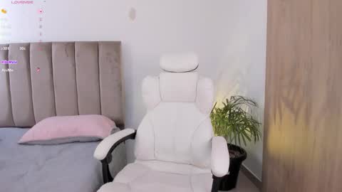 Snapshot of niicoleta2 chatting on February 2026 08:01:02 PM Niicoleta online show from February 2026 08:01:02 PM