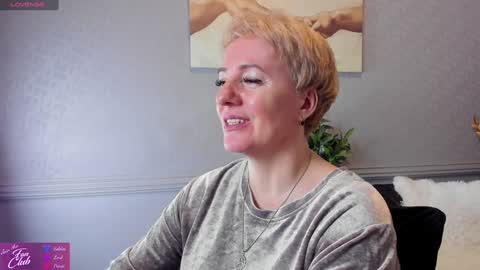 Nika online show from December 2024 01:03:01 PM