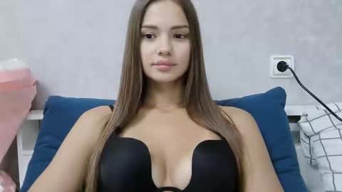 Nika online show from June 2026 05:25:01 PM