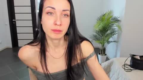 Snapshot of nikamiles chatting on January 2025 08:42:01 PM Nika online show from January 2025 08:42:01 PM