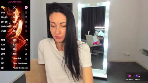 Snapshot of nikamiles chatting on February 2025 05:50:01 PM Nika online show from February 2025 05:50:01 PM