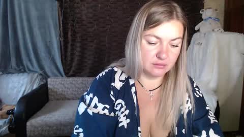 Snapshot of nikaskylink chatting on October 2025 04:00:02 AM Nika online show from October 2025 04:00:02 AM