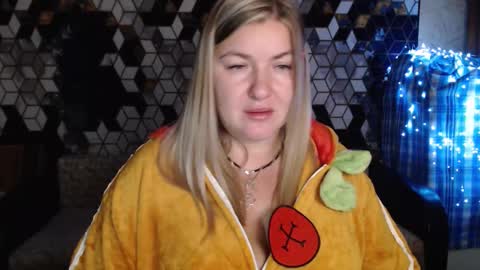 Snapshot of nikaskylink chatting on December 2025 07:53:01 PM Nika online show from December 2025 07:53:01 PM