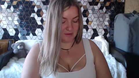 Snapshot of nikaskylink chatting on February 2026 06:18:02 AM Nika online show from February 2026 06:18:02 AM