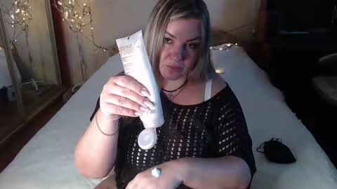 Snapshot of nikaskylink chatting on February 2026 05:58:01 AM Nika online show from February 2026 05:58:01 AM