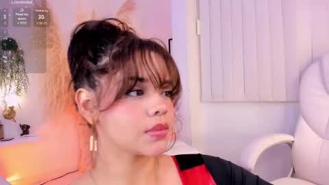 Snapshot of nikavelvet chatting on October 2025 12:14:01 AM NIKA online show from October 2025 12:14:01 AM