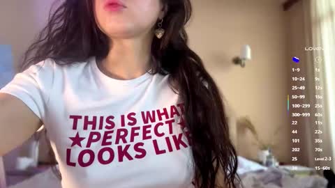 Snapshot of nikavenus chatting on November 2025 08:25:01 AM Nika online show from November 2025 08:25:01 AM