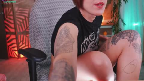 Nika online show from November 2025 10:18:01 AM