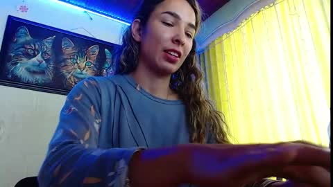 Snapshot of niki_1998 chatting on February 2025 05:18:02 PM Natalia online show from February 2025 05:18:02 PM