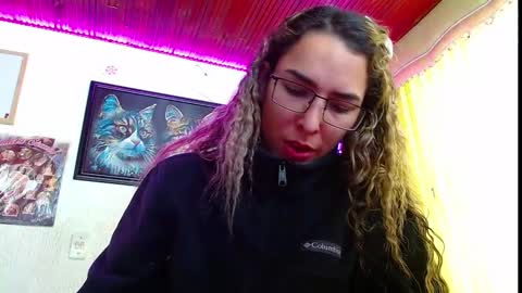 Snapshot of niki_1998 chatting on February 2025 03:56:02 PM Natalia online show from February 2025 03:56:02 PM