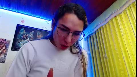 Snapshot of niki_1998 chatting on February 2025 09:47:02 PM Natalia online show from February 2025 09:47:02 PM