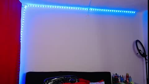 Snapshot of niki_1998 chatting on March 2025 05:35:02 PM Natalia online show from March 2025 05:35:02 PM