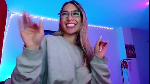 Snapshot of niki_1998 chatting on September 2025 06:13:02 PM Natalia online show from September 2025 06:13:02 PM