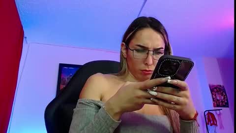 Snapshot of niki_1998 chatting on October 2025 02:01:01 AM Natalia online show from October 2025 02:01:01 AM