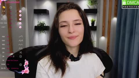 Snapshot of niki_cutes chatting on January 2025 01:22:01 AM niki_cutes online show from January 2025 01:22:01 AM