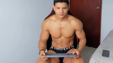 Snapshot of niki_marti chatting on October 2025 12:22:02 PM niki online show from October 2025 12:22:02 PM