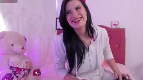 Snapshot of nikii_28 chatting on September 2025 09:59:02 PM Nikii online show from September 2025 09:59:02 PM