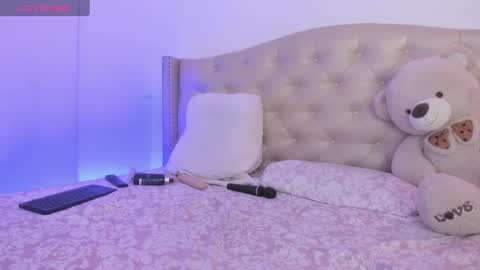 Niikii online show from March 2025 04:06:01 AM