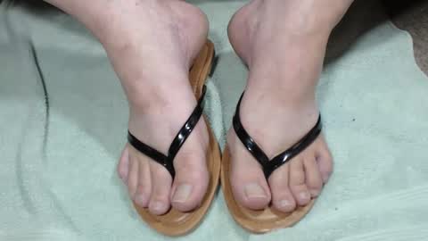 nikisissyfeet online show from May 2026 01:25:02 AM